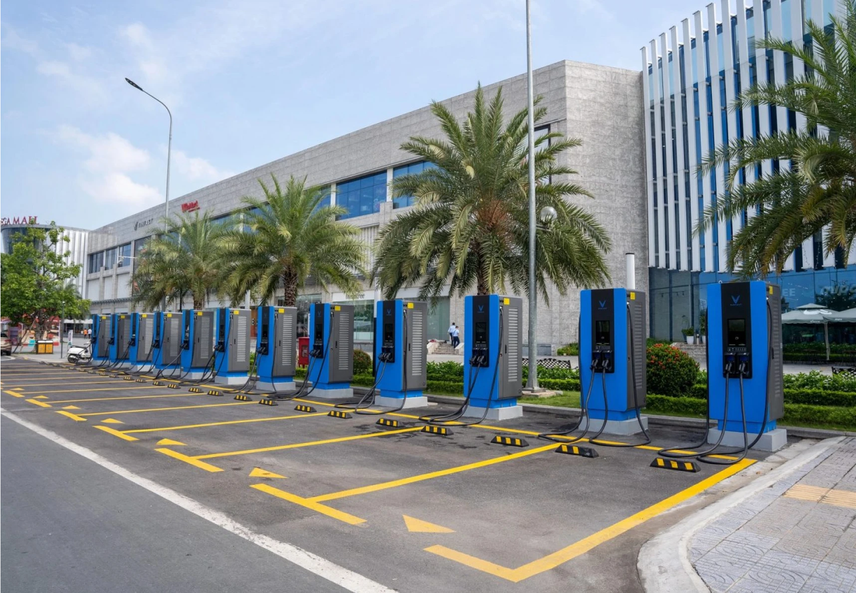 Giải pháp Pin và Trạm sạc